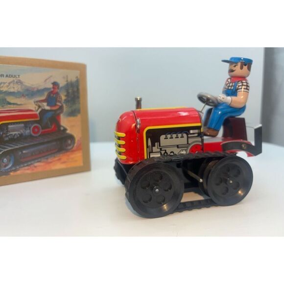 Vintage Wind-Up Tin Toy Tractor – Farmer on Red Crawler with Box – 6” Collectibl - Picture 9 of 15